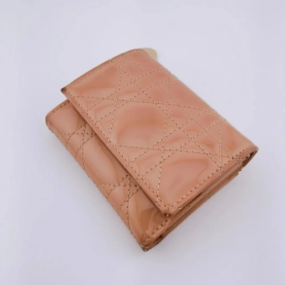 ❤️Authentic Christian Dior Patent Leather Lady Dior Fold Lotus Wallet ❤️